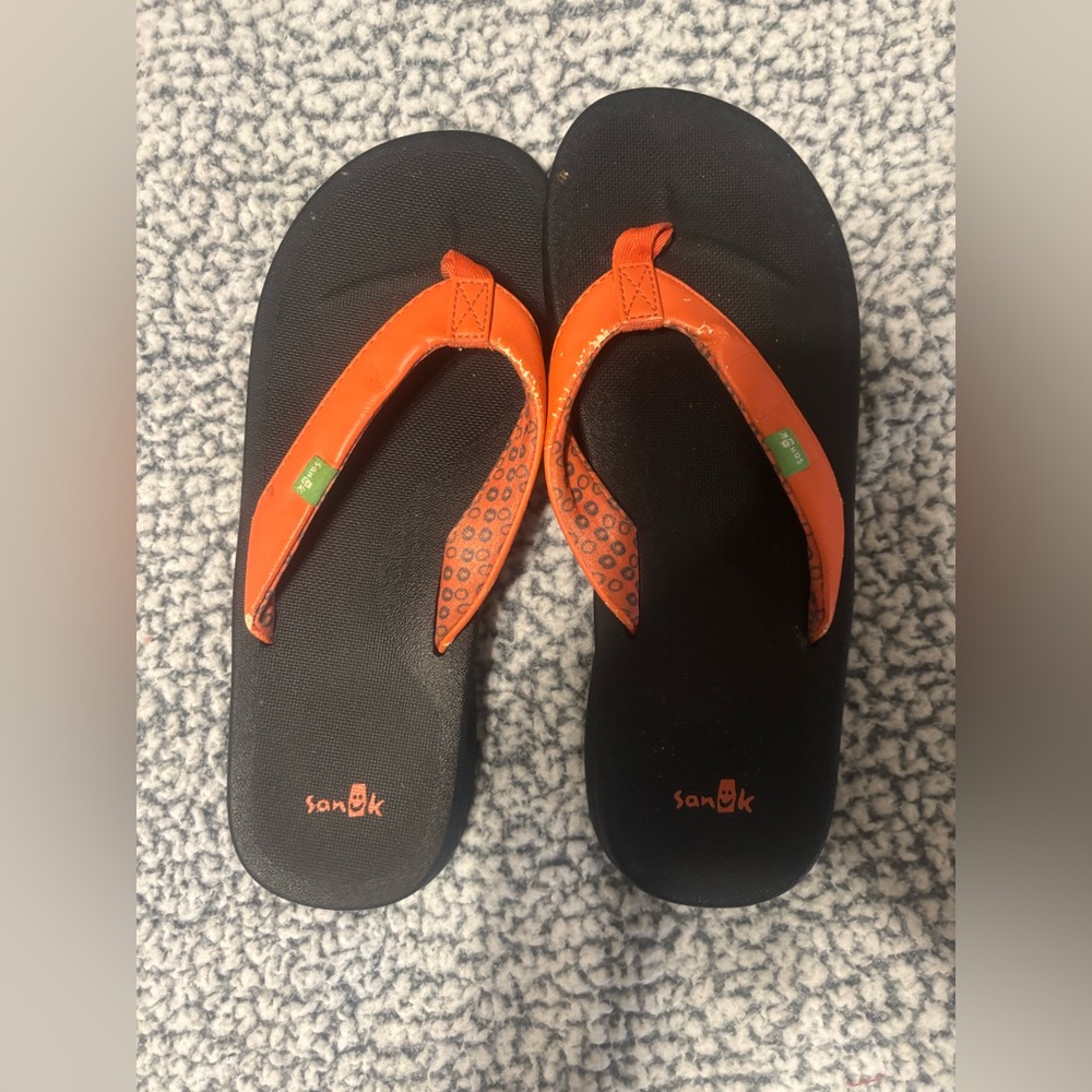 Sanuk Orange Flip-Flop Strap with Gray Polka Dots